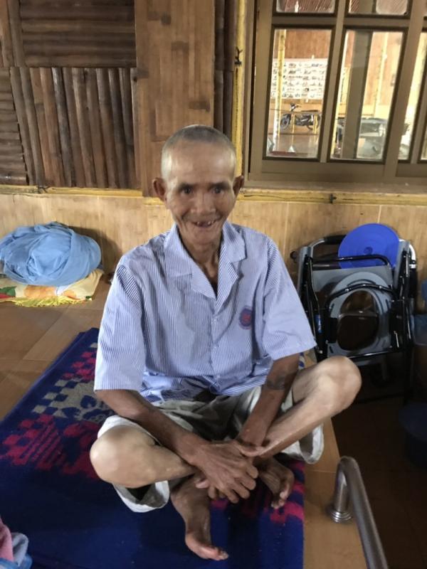 người già neo đơn 2019