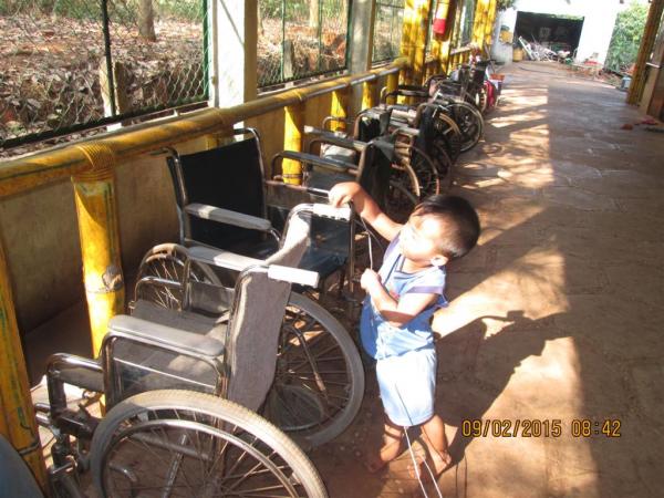 Các bé Cô nhi - Hình mô tả 23