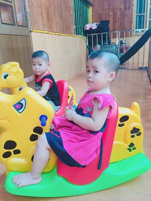 Trẻ cô nhi - Hình mô tả 13