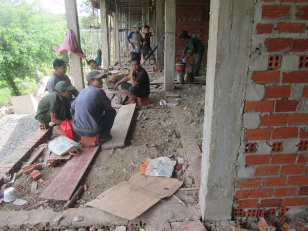 Các dãy phòng ở vẫn chưa hoàn chỉnh - Hình mô tả 13