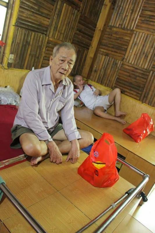 người già neo đơn - Hình mô tả 18