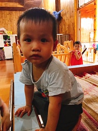 Trẻ cô nhi - Hình mô tả 2