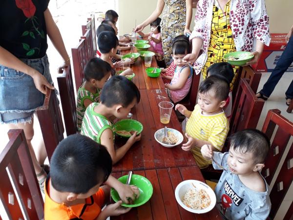 Giờ ăn cơm của các con - Hình mô tả 2