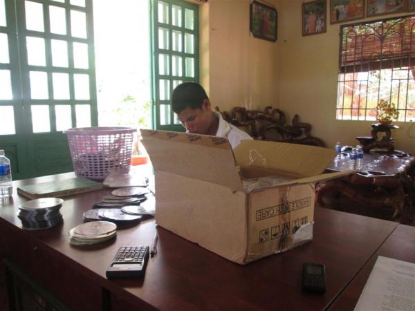 Các bé Cô nhi - Hình mô tả 37