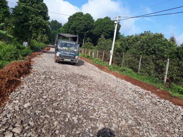 Làm đường Làng Tre - Hình mô tả 3