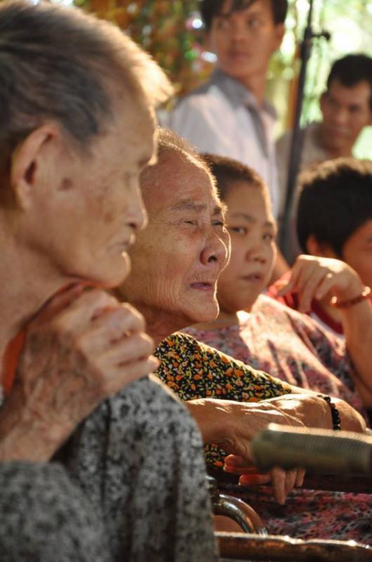 người già neo đơn 2019 - Hình mô tả 3