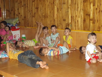 Trẻ cô nhi - Hình mô tả 4