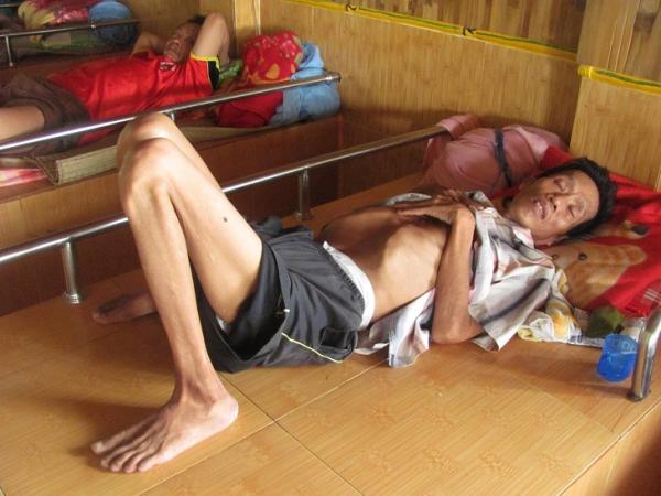 Các cụ già neo đơn nam - Hình mô tả 5