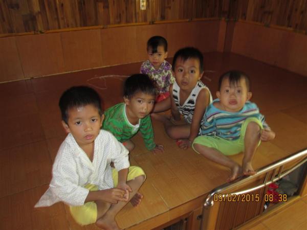 Các bé Cô nhi - Hình mô tả 18