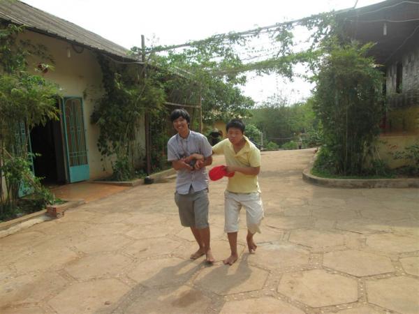 Các bé Cô nhi - Hình mô tả 100