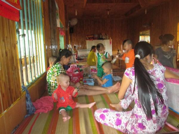 Các bé Cô nhi - Hình mô tả 76