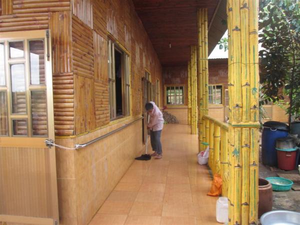 Các bé Cô nhi - Hình mô tả 89