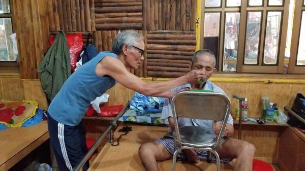 người già neo đơn - Hình mô tả 8