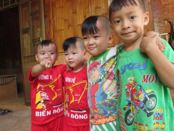 Các bé Cô nhi - Hình mô tả 59