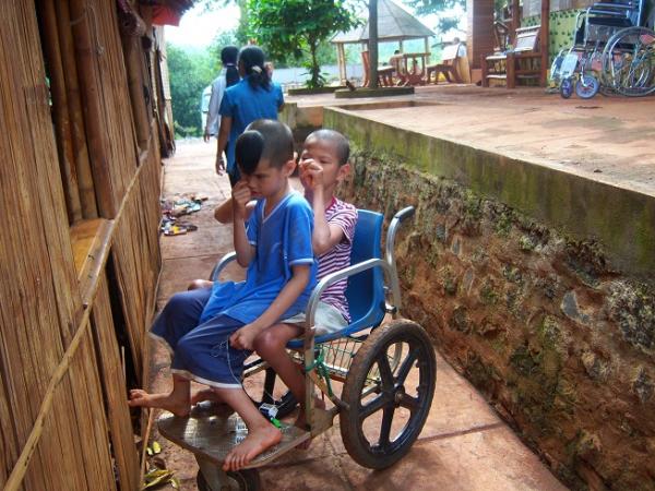 Các em bại não - Hình mô tả 8