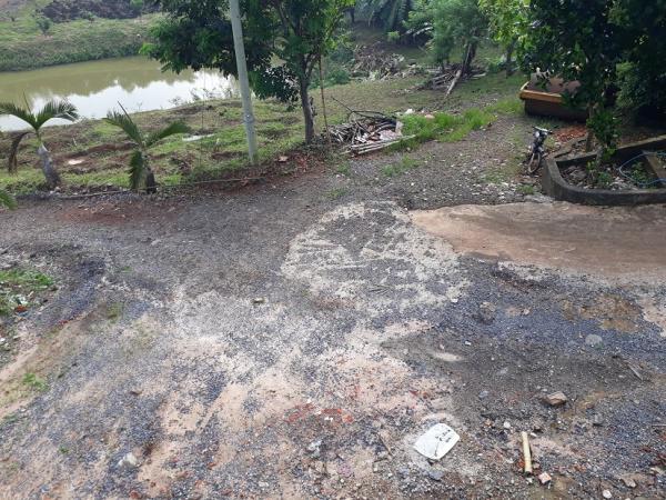 Đường đi nội bộ đã xuống cấp trầm trọng